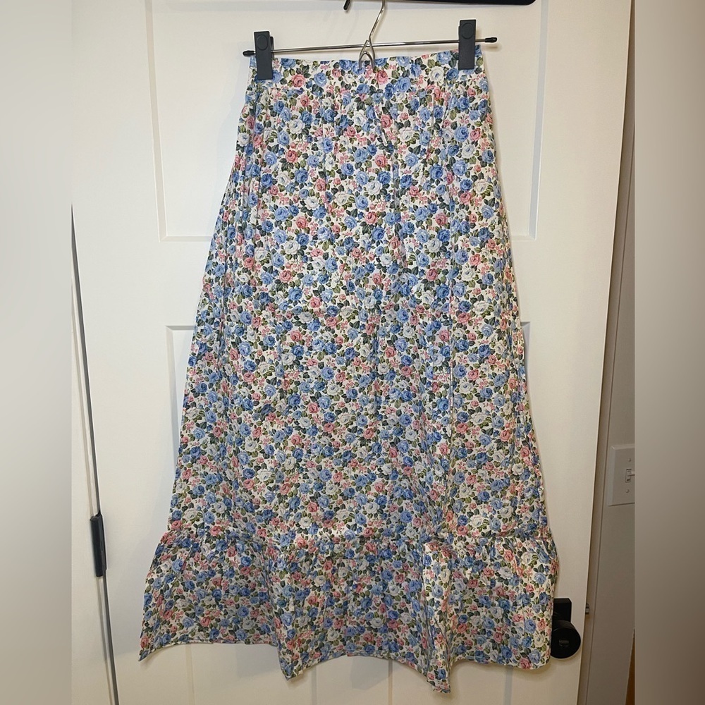 NWT MVN The Label Blue Floral Skirt Size 2